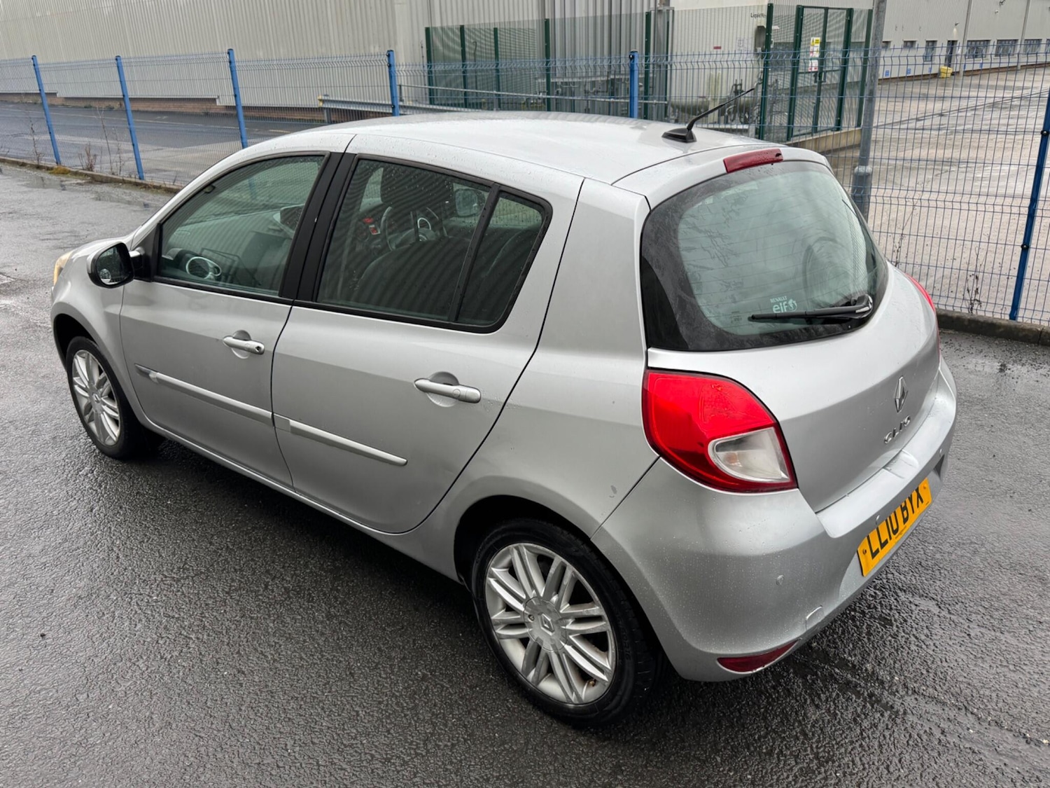 Used Renault Clio 2010 for sale - 77205094: Photo 9