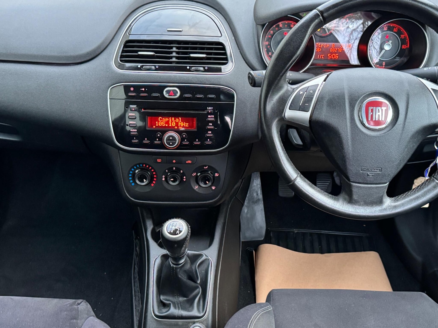 Used Fiat Punto 2014 for sale - 77637584: Photo 27