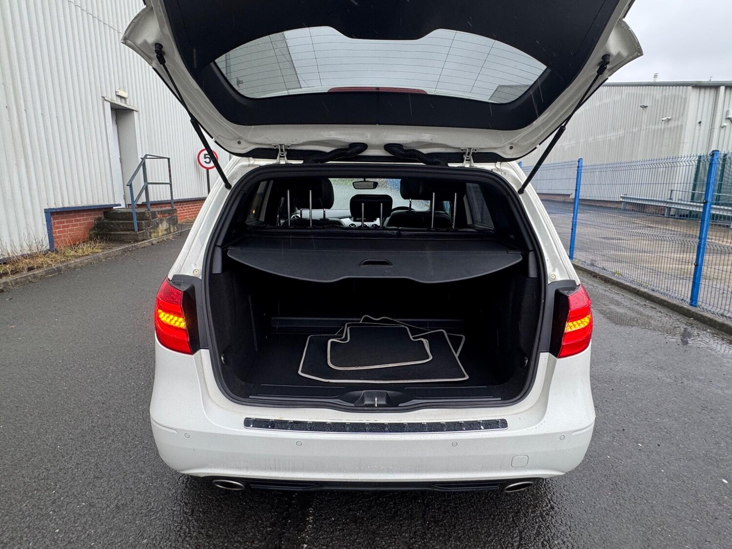 Used Mercedes-Benz B Class 2014 for sale - 77467973: Photo 14