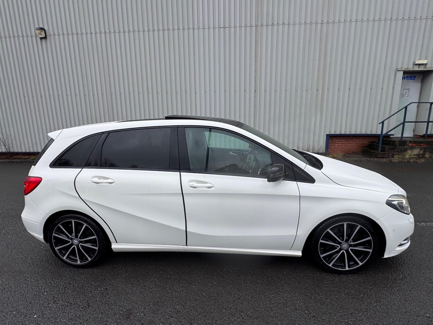 Used Mercedes-Benz B Class 2014 for sale - 77467973: Photo 4