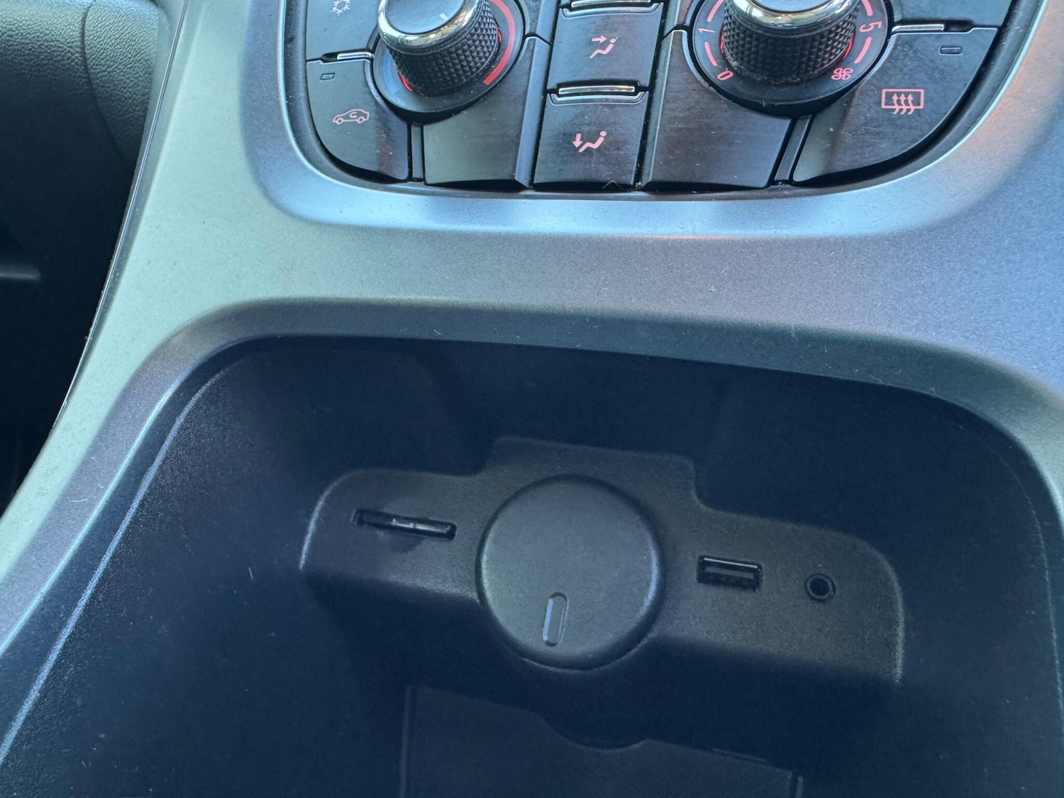 Used Vauxhall Astra 2013 for sale - 77230664: Photo 28