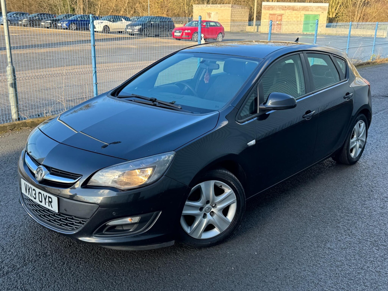 Used Vauxhall Astra 2013 for sale - 77230664: Photo 3