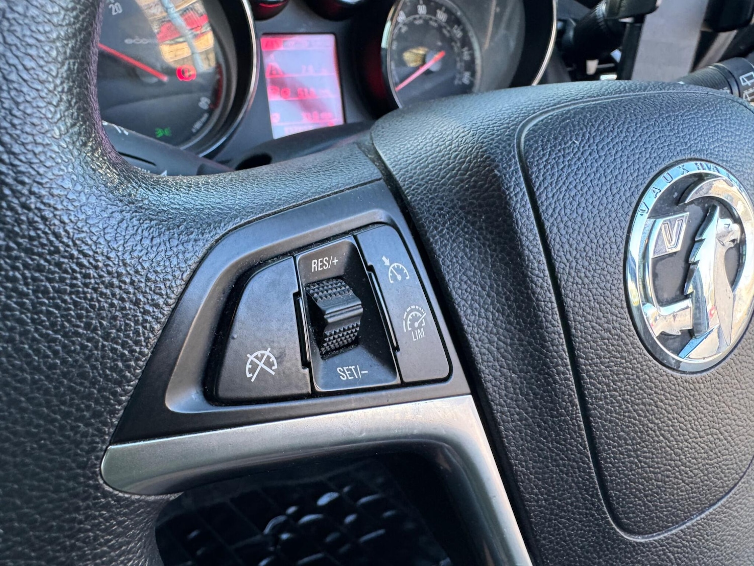 Used Vauxhall Astra 2013 for sale - 77230664: Photo 37