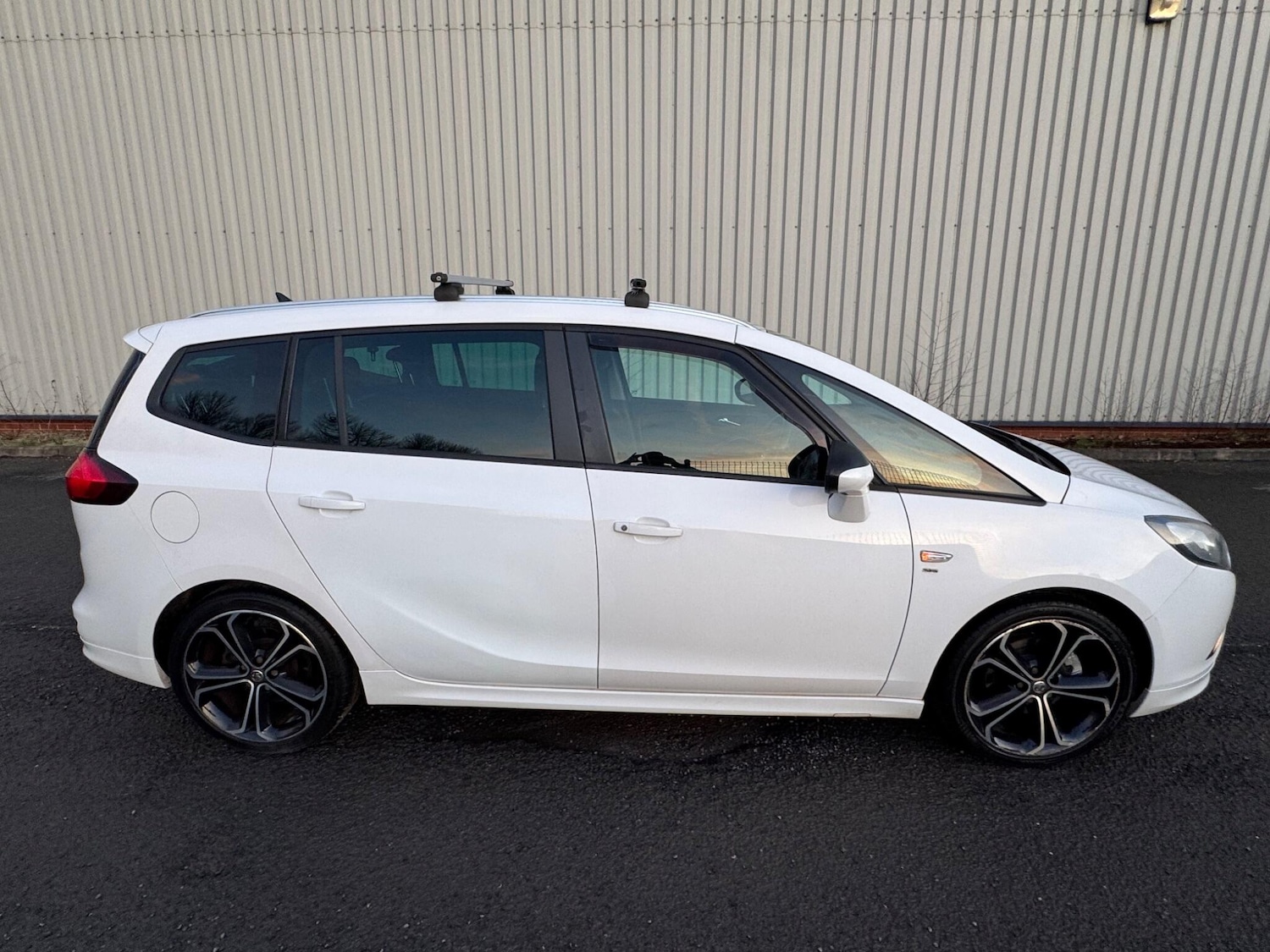 Used Vauxhall Zafira 2013 for sale - 77670701: Photo 2