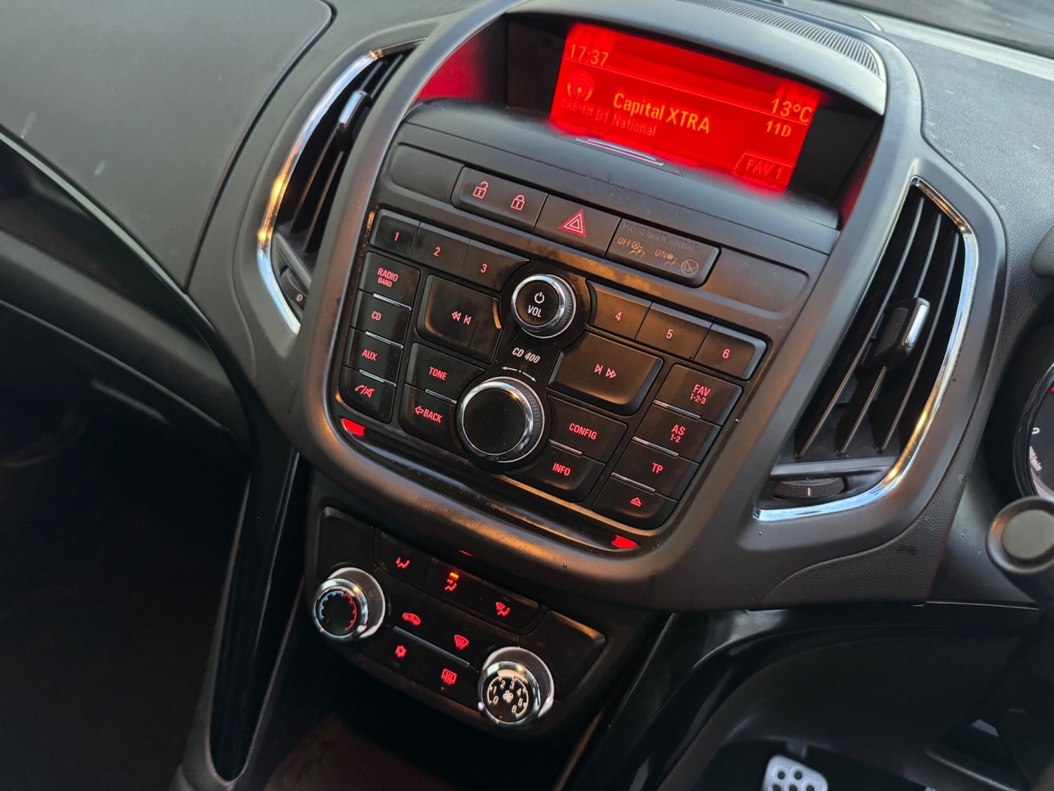 Used Vauxhall Zafira 2013 for sale - 77670701: Photo 24