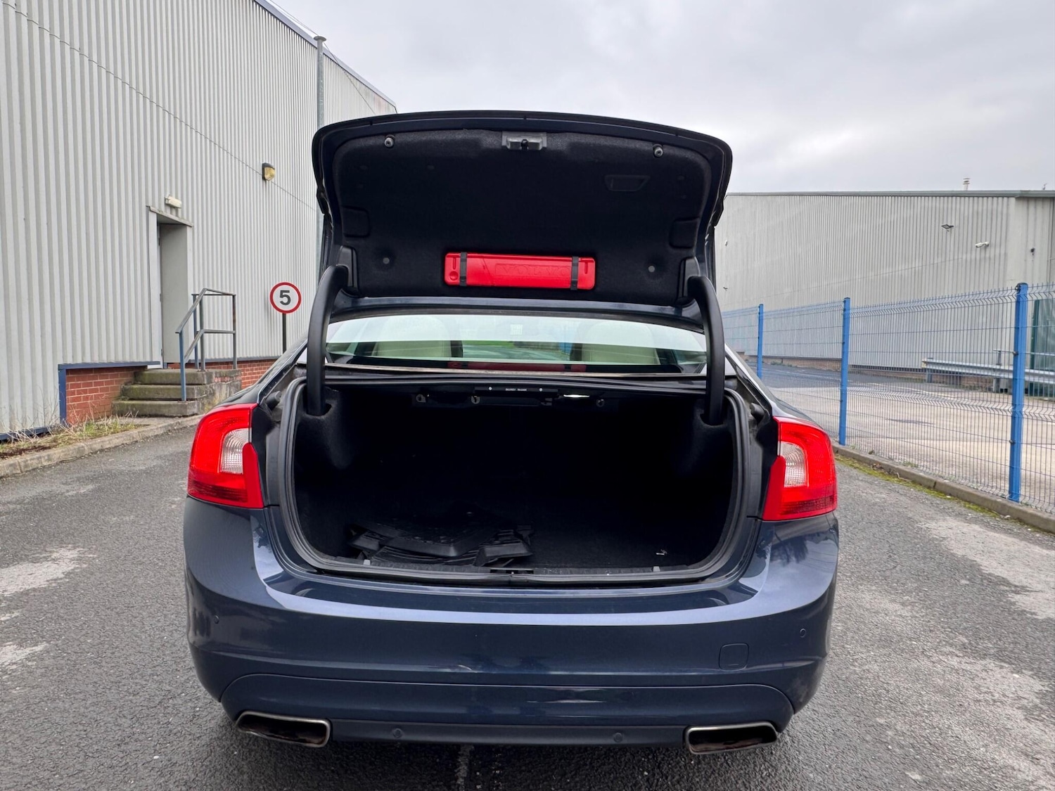 Used Volvo S60 2014 for sale - 77794331: Photo 14