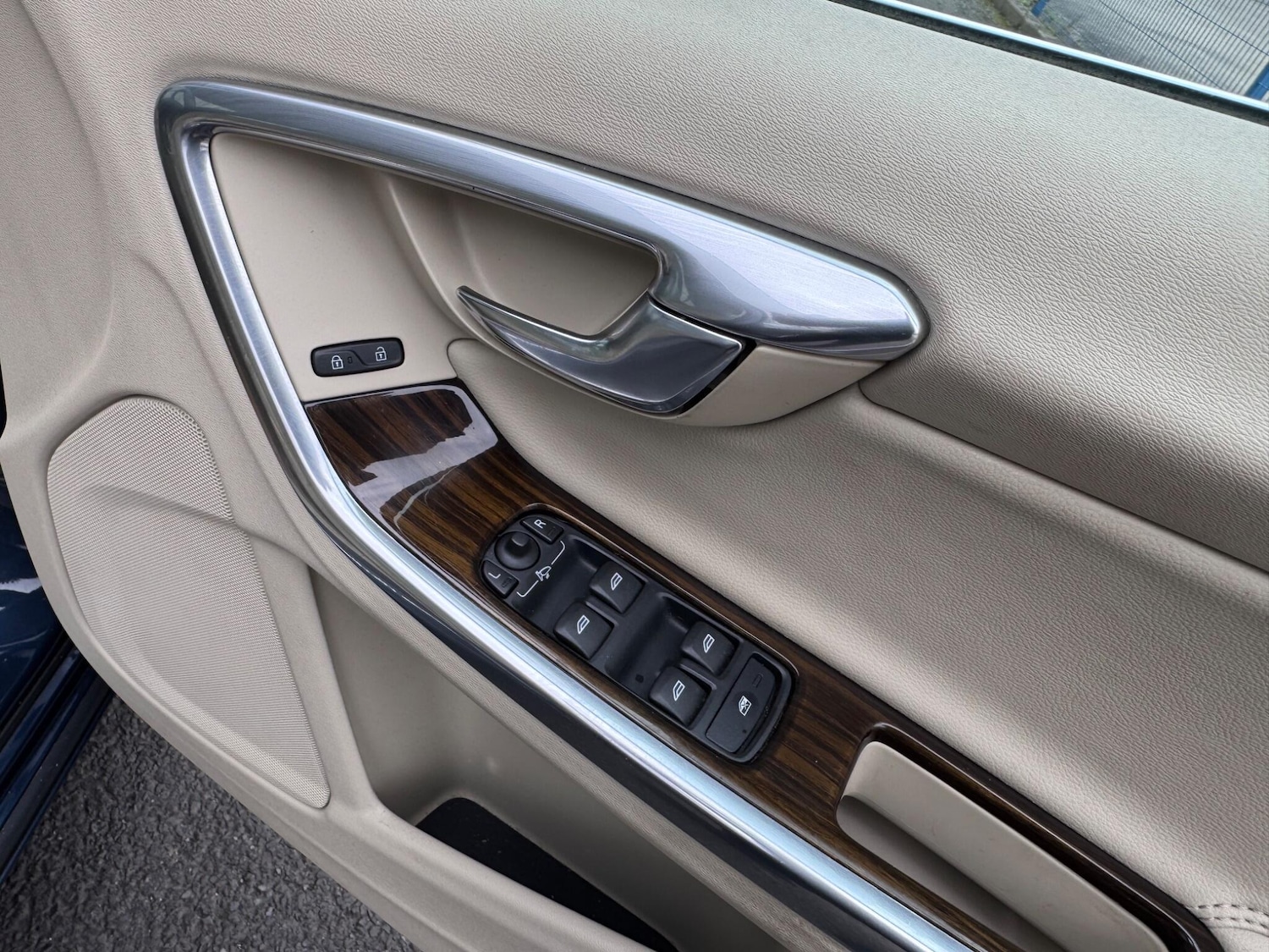 Used Volvo S60 2014 for sale - 77794331: Photo 17