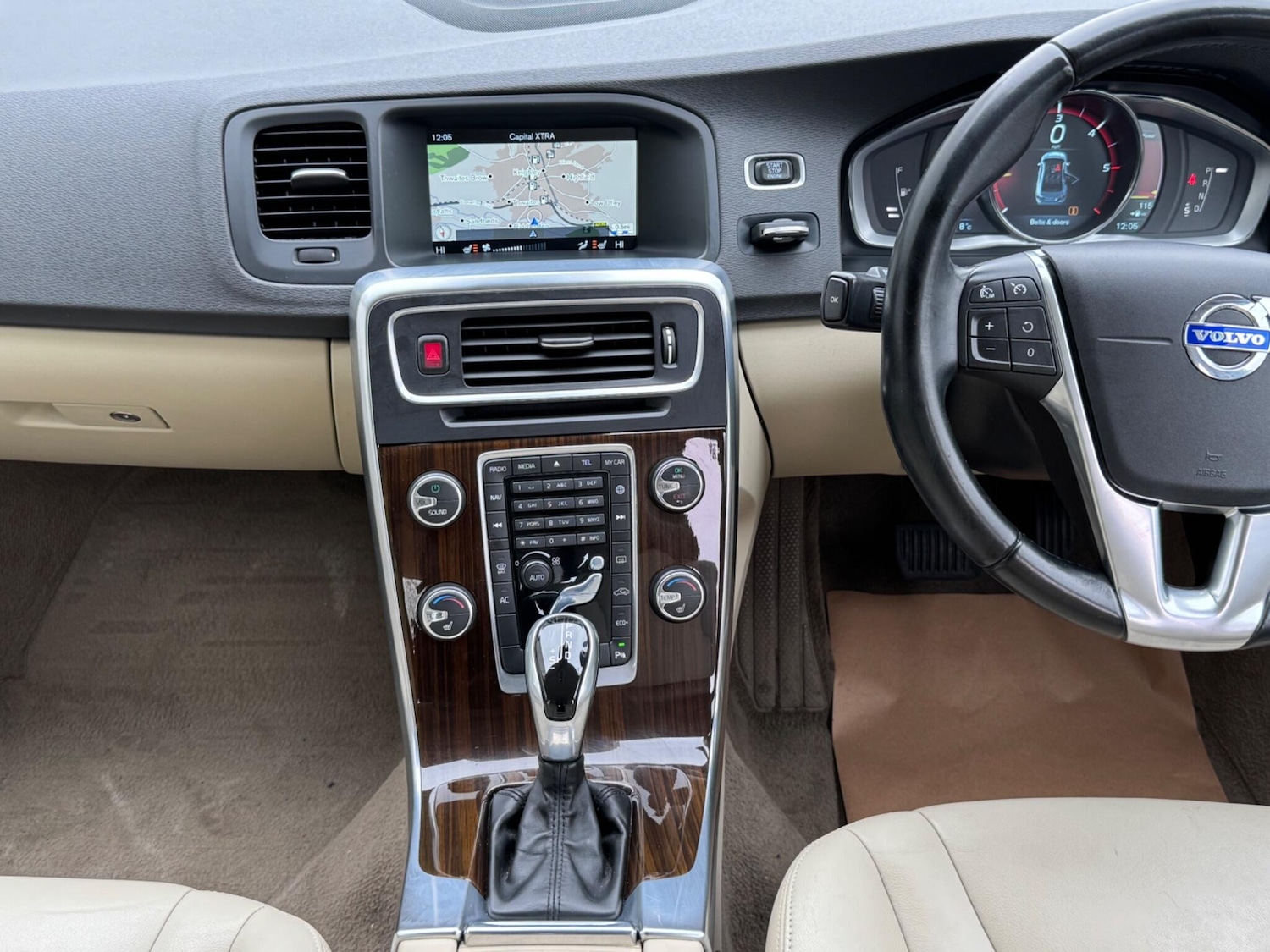 Used Volvo S60 2014 for sale - 77794331: Photo 32