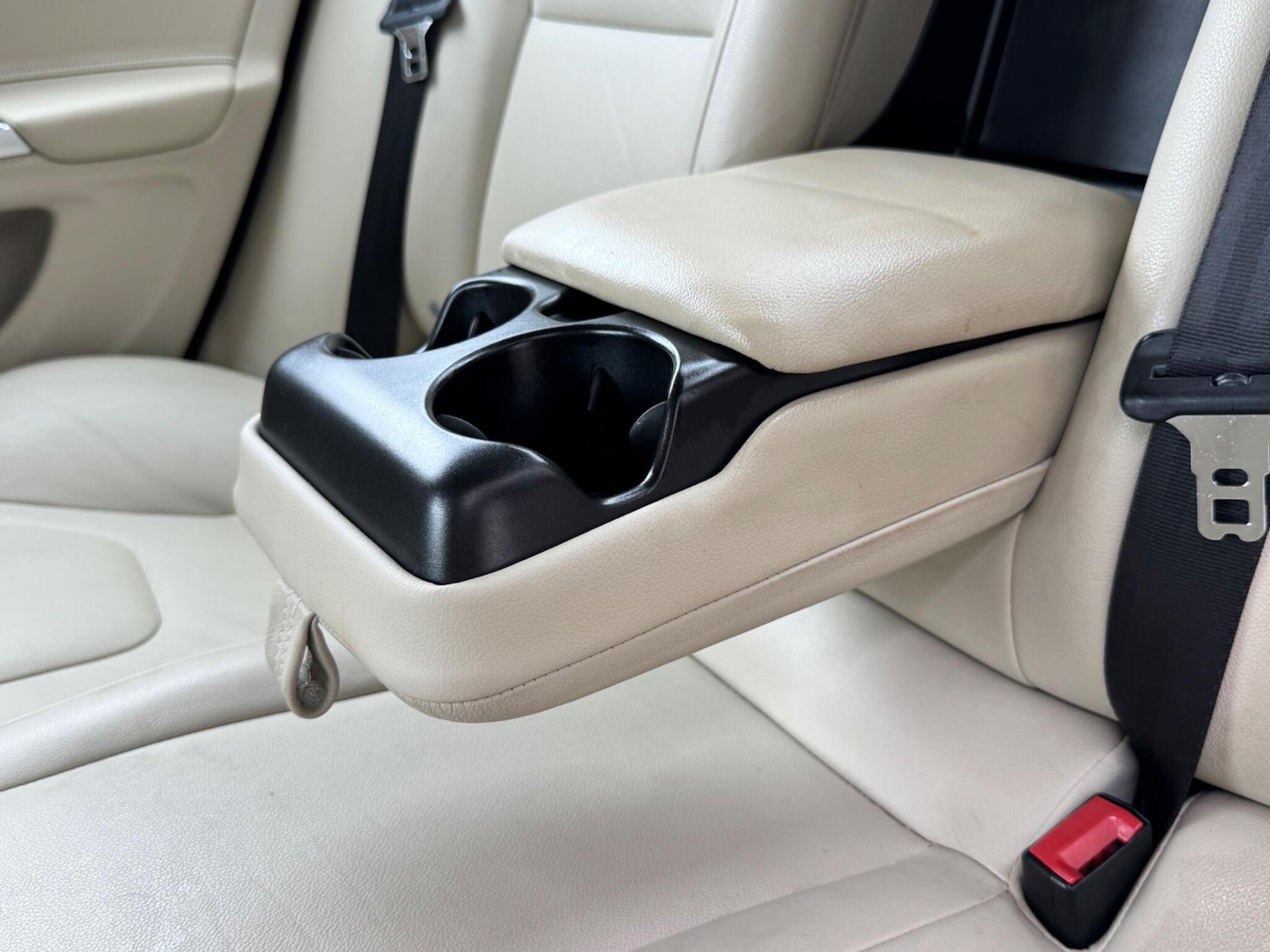 Used Volvo S60 2014 for sale - 77794331: Photo 33