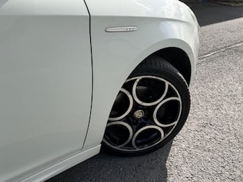 Used Alfa Romeo Giulietta 2010 for sale - 79846692: Photo