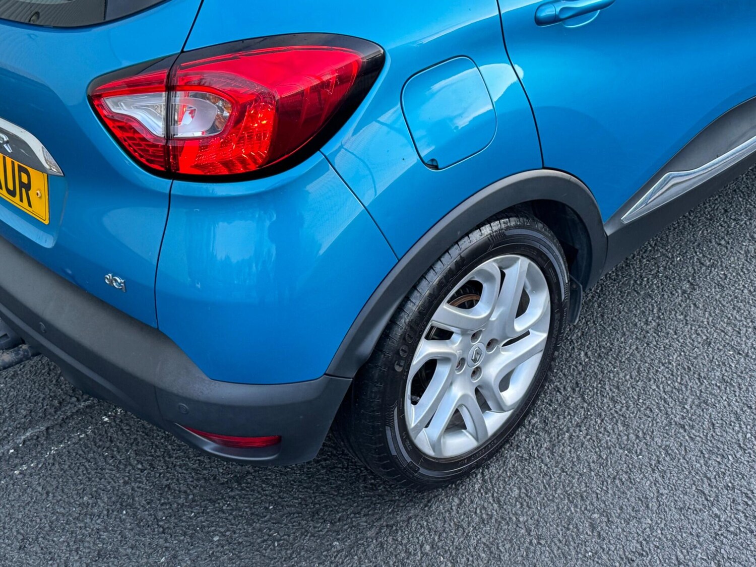 Used Renault Captur for sale - 77484377: Photo 12