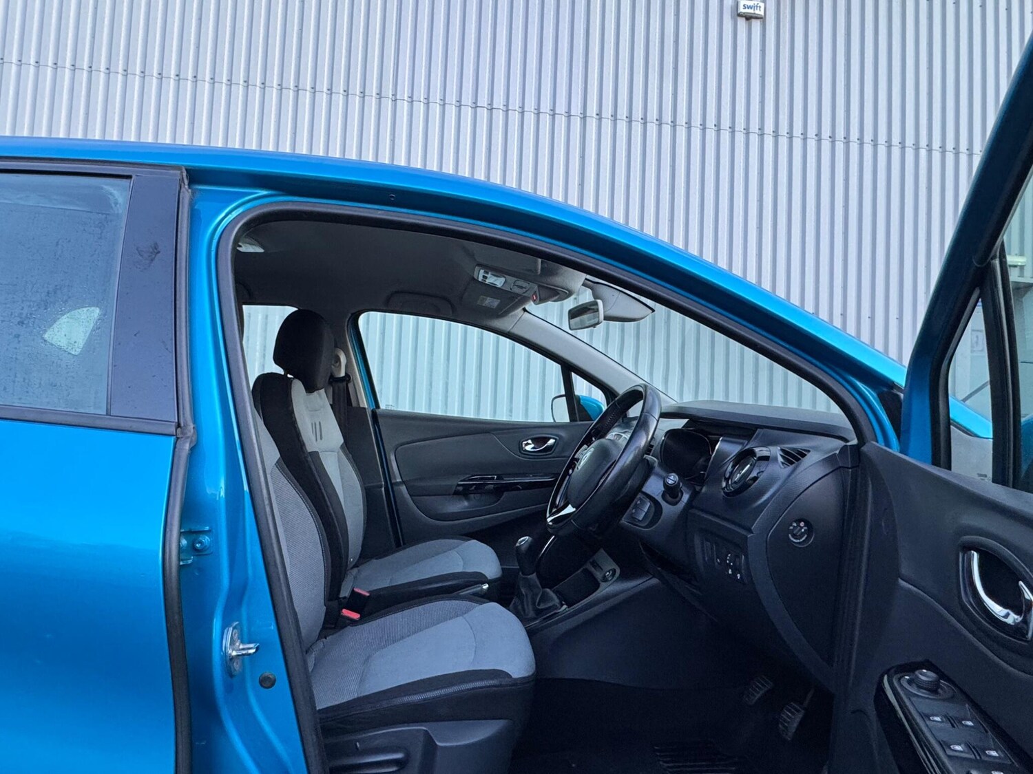 Used Renault Captur for sale - 77484377: Photo 20