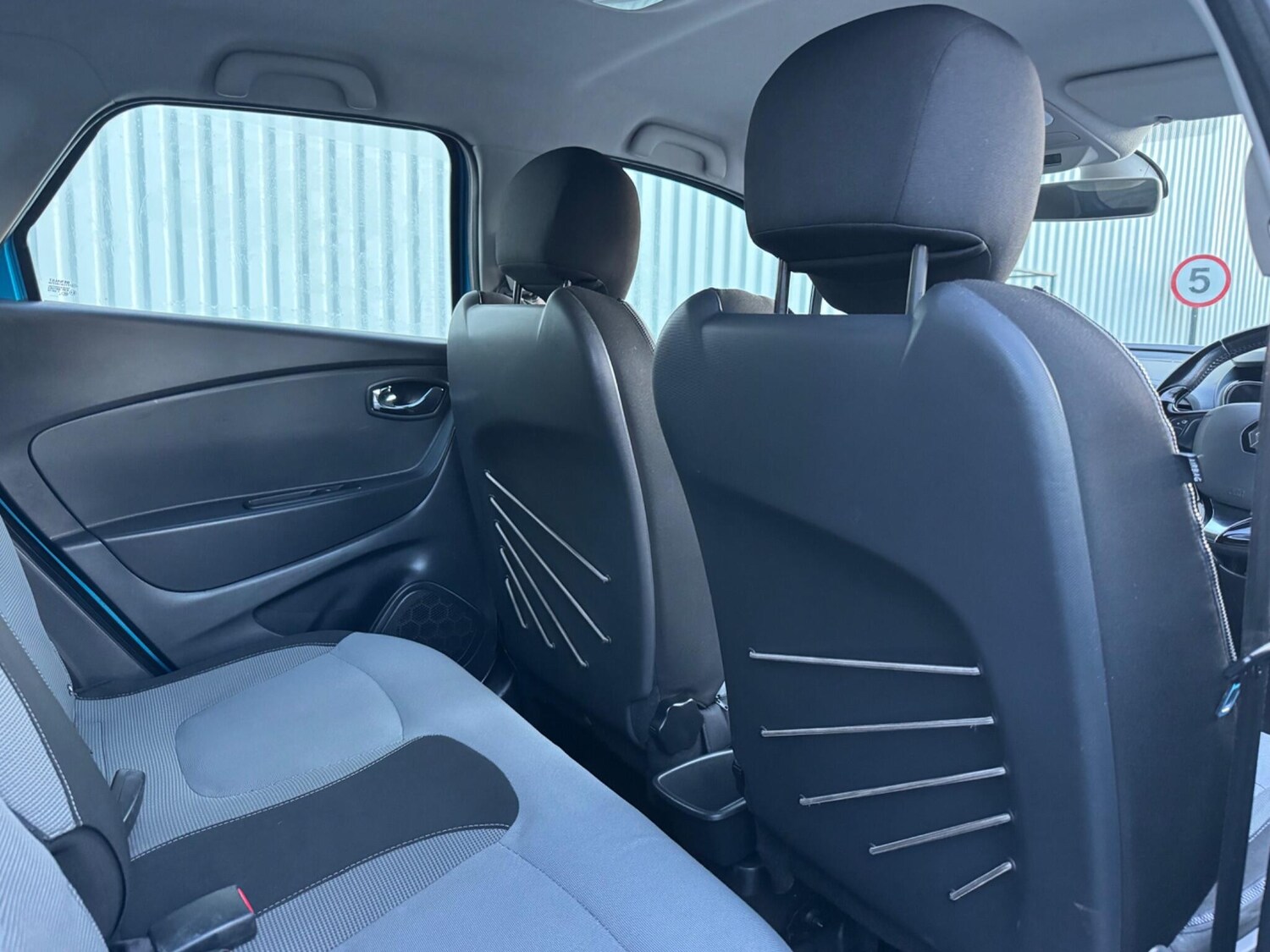 Used Renault Captur for sale - 77484377: Photo 26