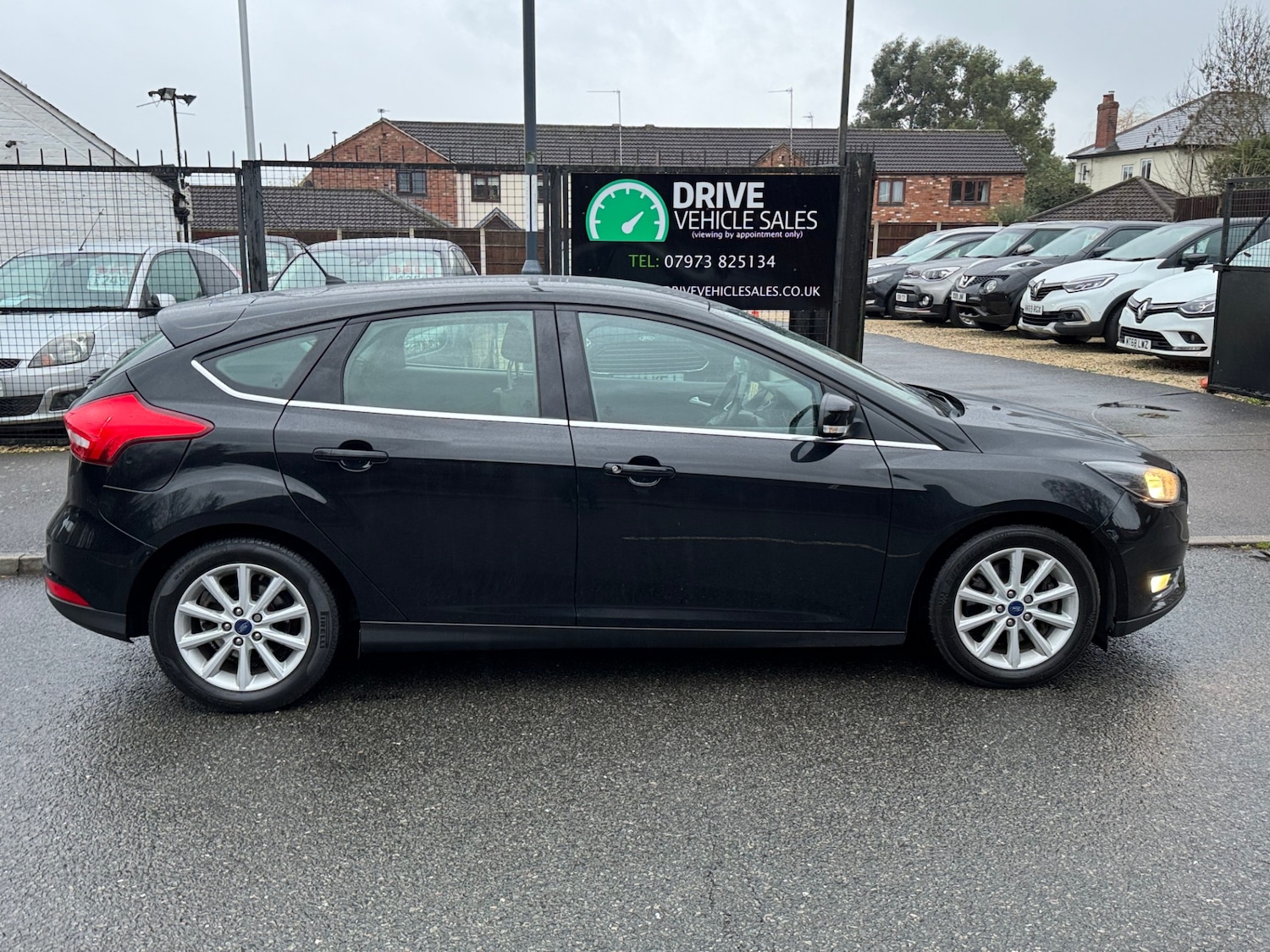 Used Ford Focus 2015 for sale - 76948525: Photo 3