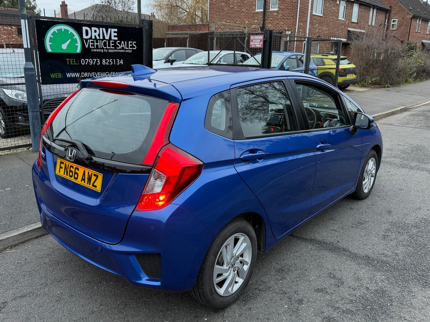Used Honda Jazz 2016 for sale - 77104190: Photo 4