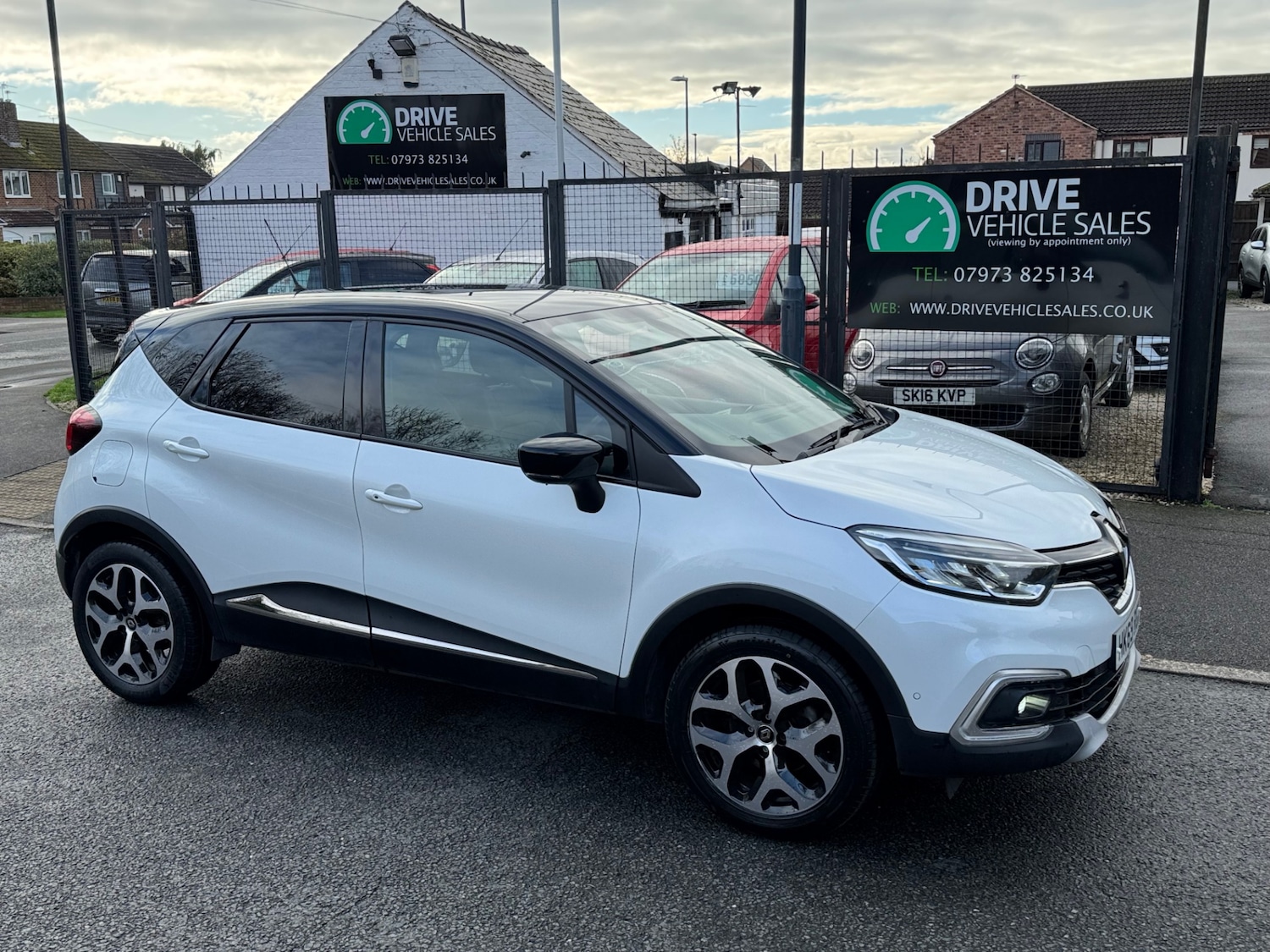 Used Renault Captur 2019 for sale - 76517860: Photo 1