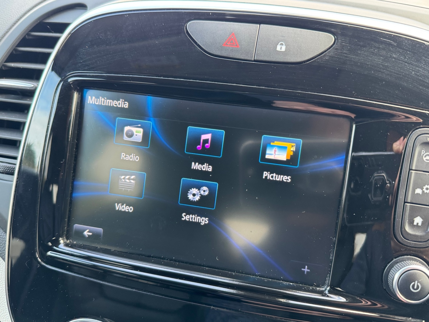 Used Renault Captur 2019 for sale - 76517860: Photo 21