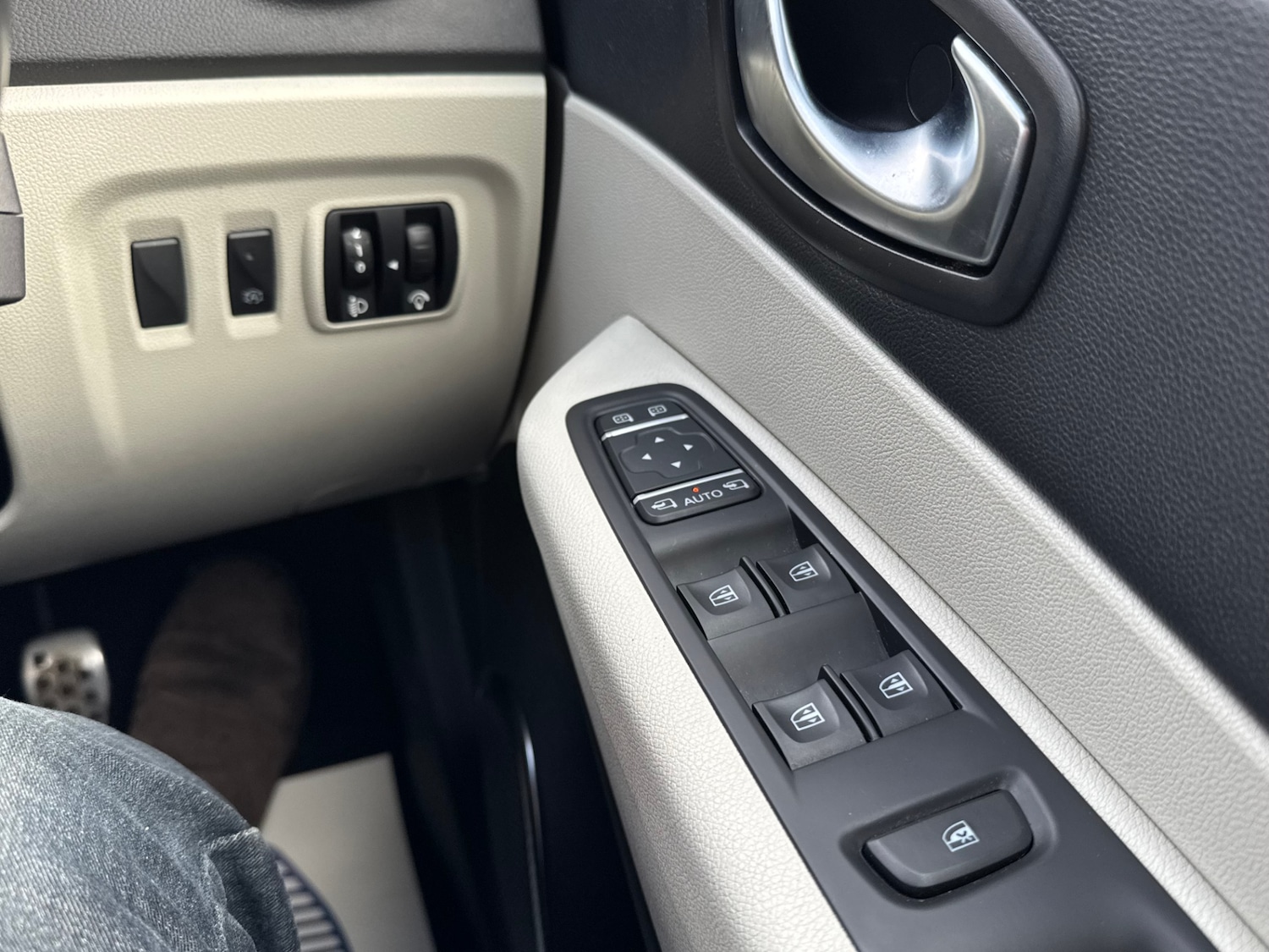 Used Renault Captur 2019 for sale - 76517860: Photo 24