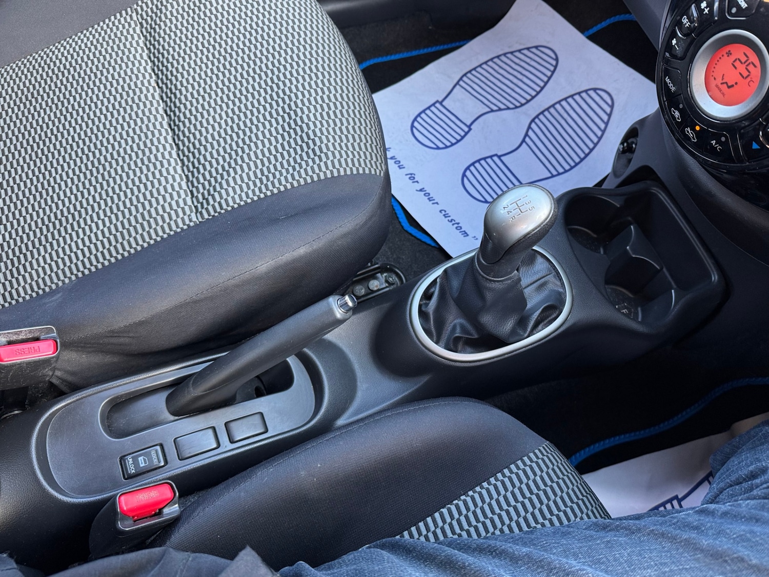 Used Nissan Micra 2015 for sale - 76102111: Photo 18