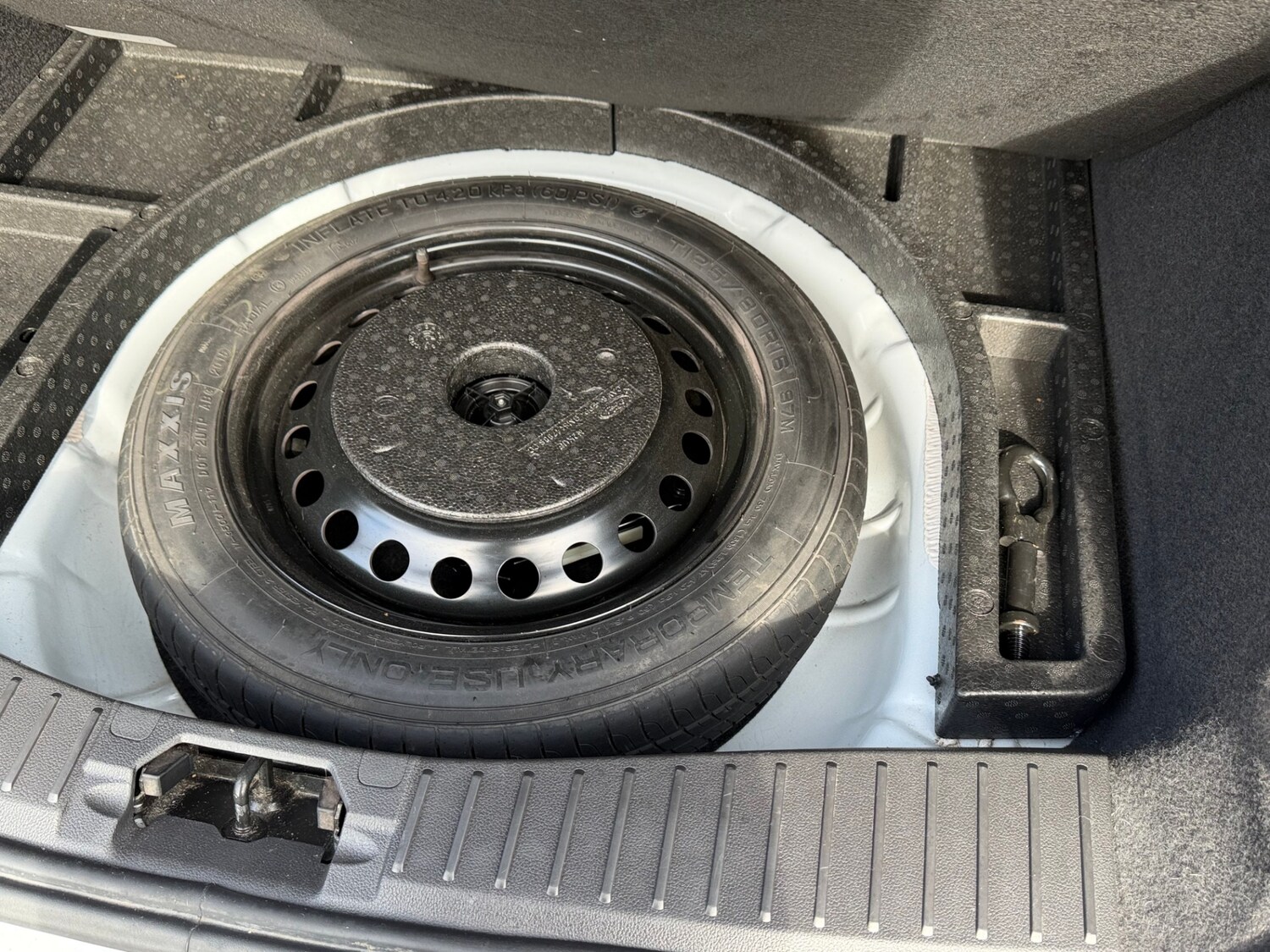 Used Ford C-Max 2016 for sale - 78199170: Photo 24