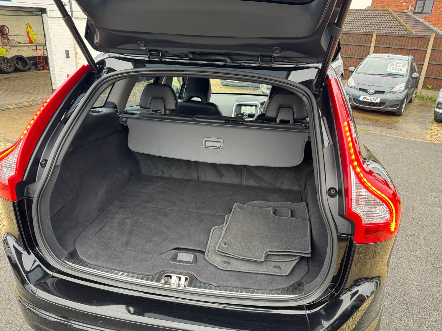 Used Volvo XC60 2016 for sale - 76589128: Photo 27