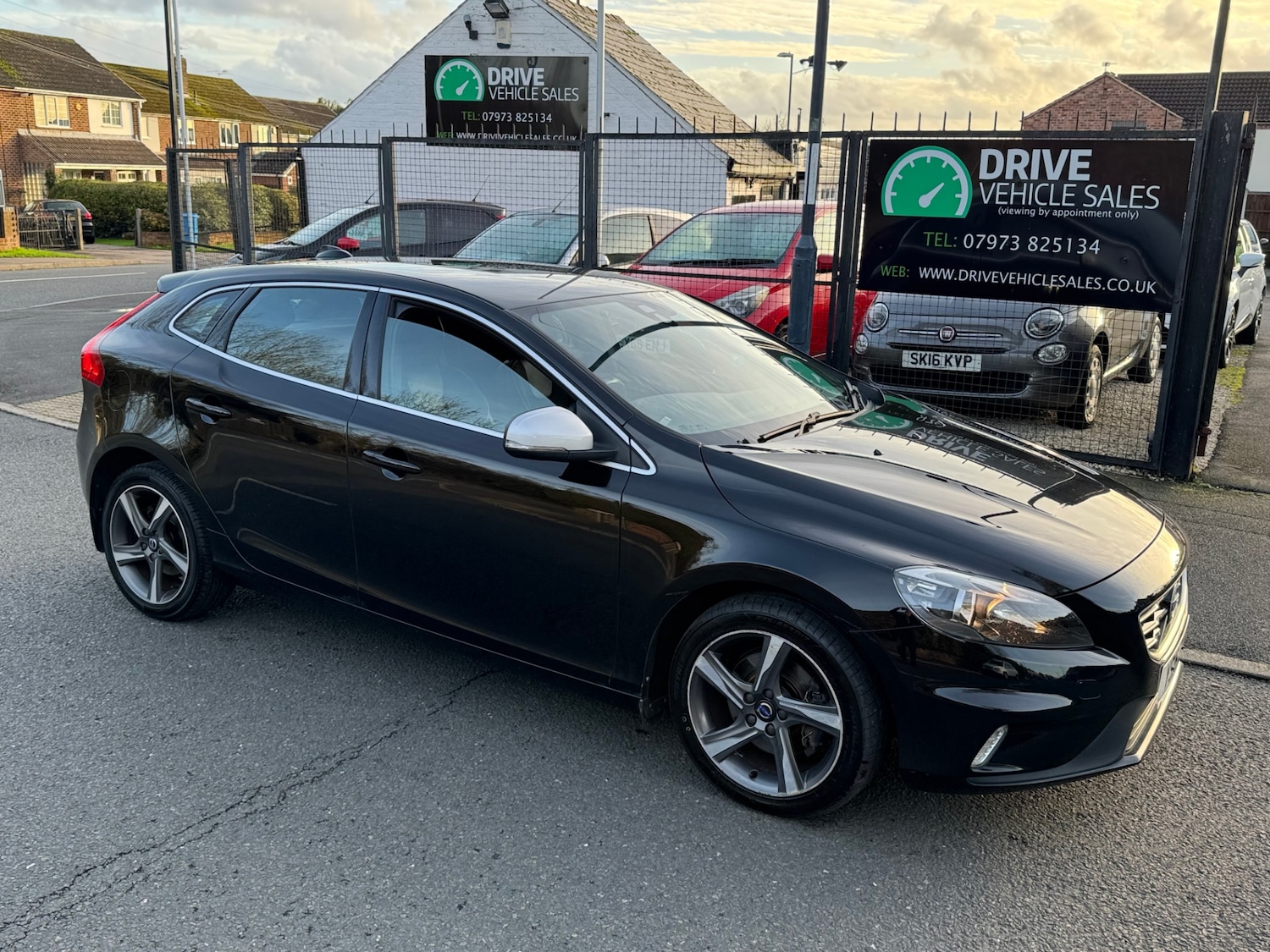 Used Volvo V40 2016 for sale - 76567828: Photo 1