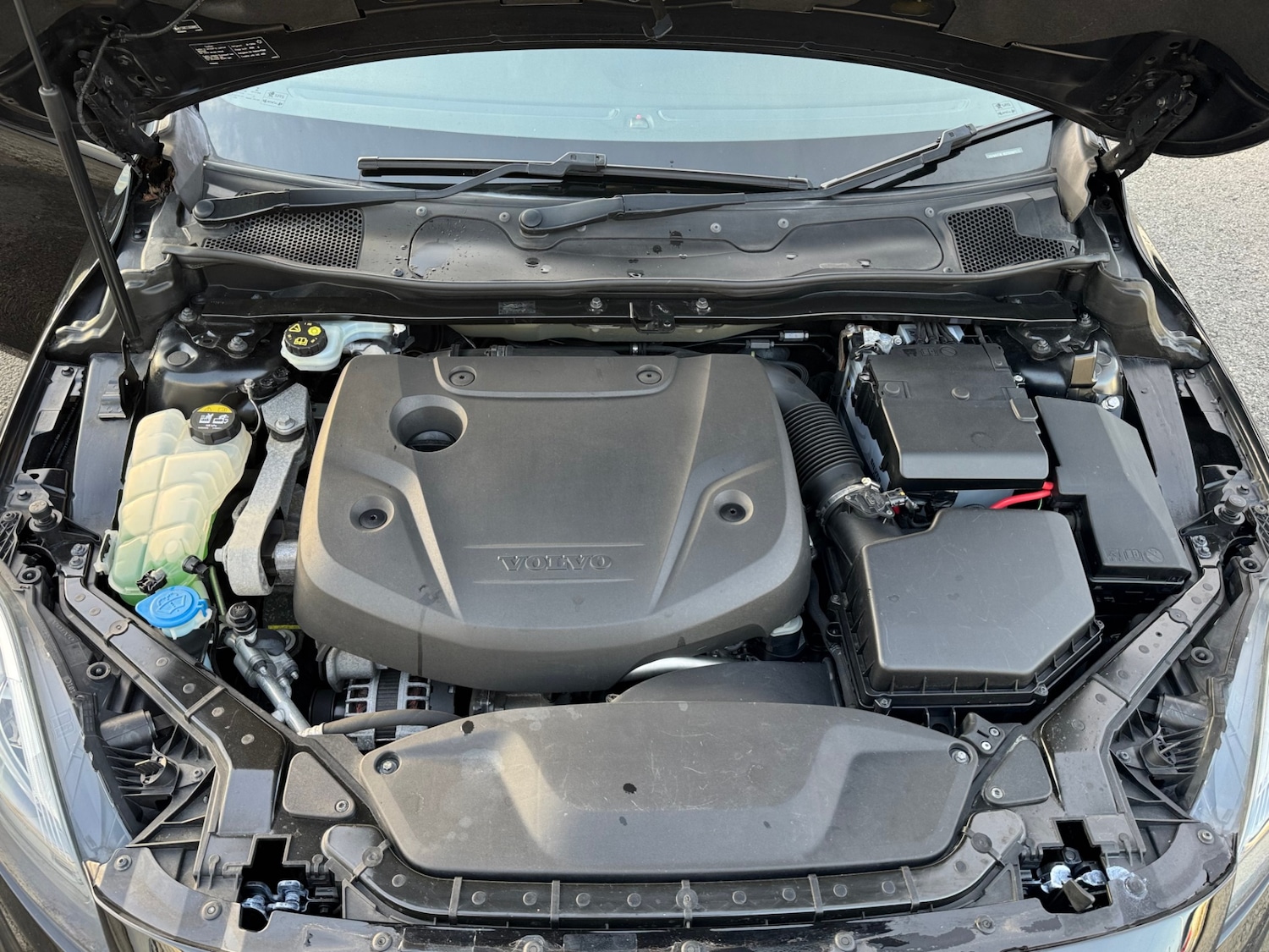 Used Volvo V40 2016 for sale - 76567828: Photo 9