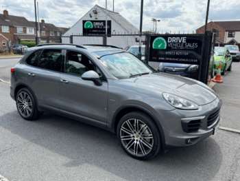 Used Porsche Cayenne 2016 for sale - 75240212: Photo