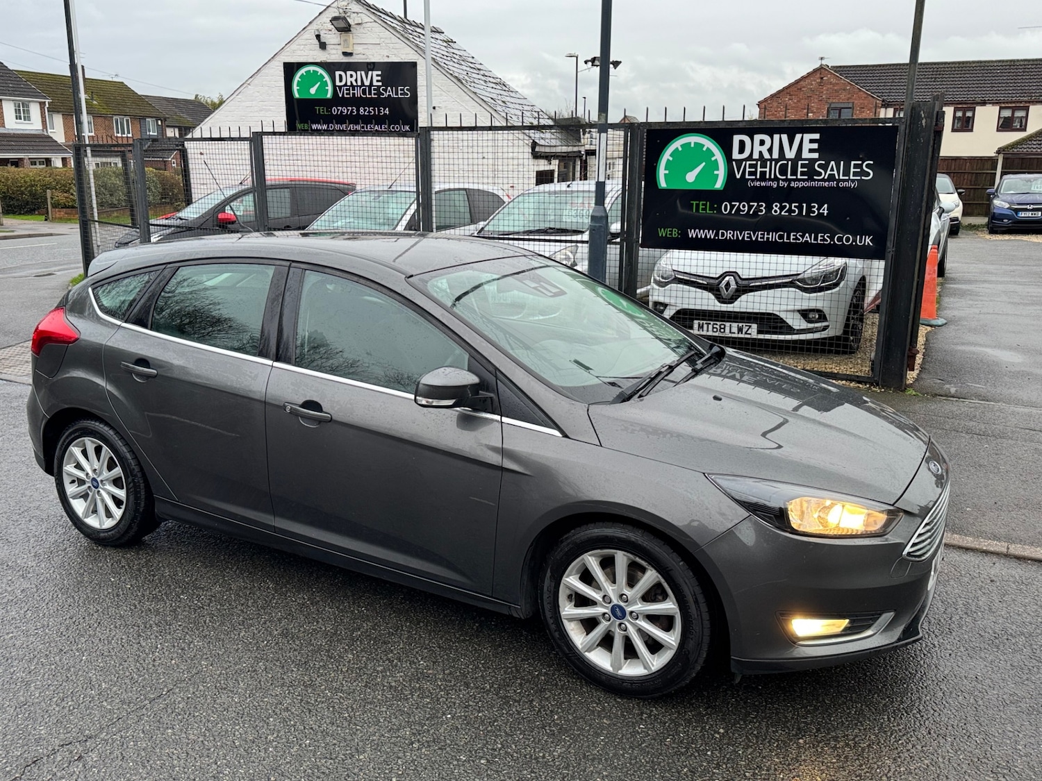 Used Ford Focus 2015 for sale - 76818050: Photo 1