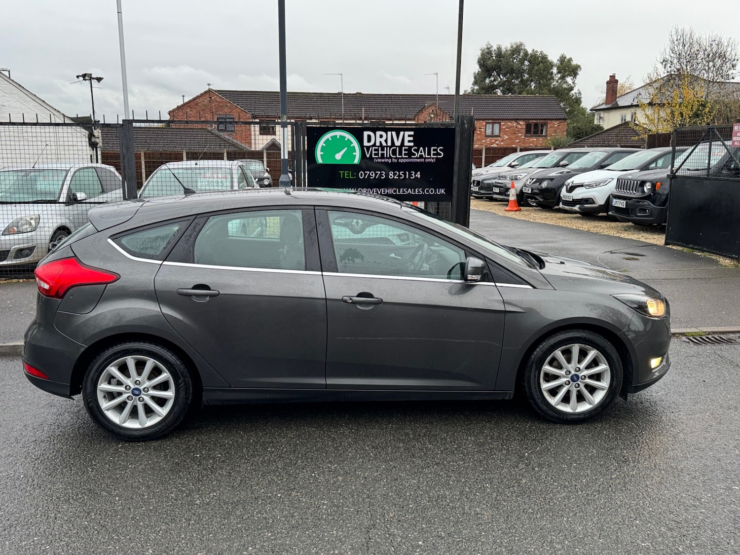 Used Ford Focus 2015 for sale - 76818050: Photo 3