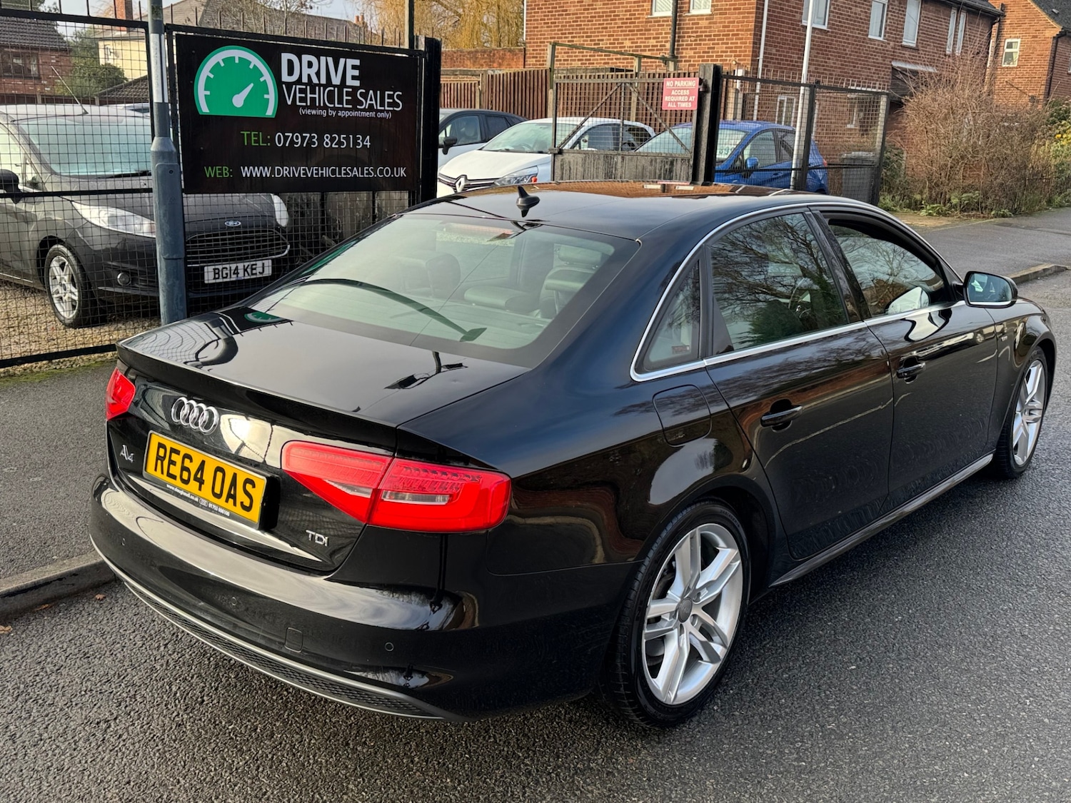 Used Audi A4 2014 for sale - 77012029: Photo 4