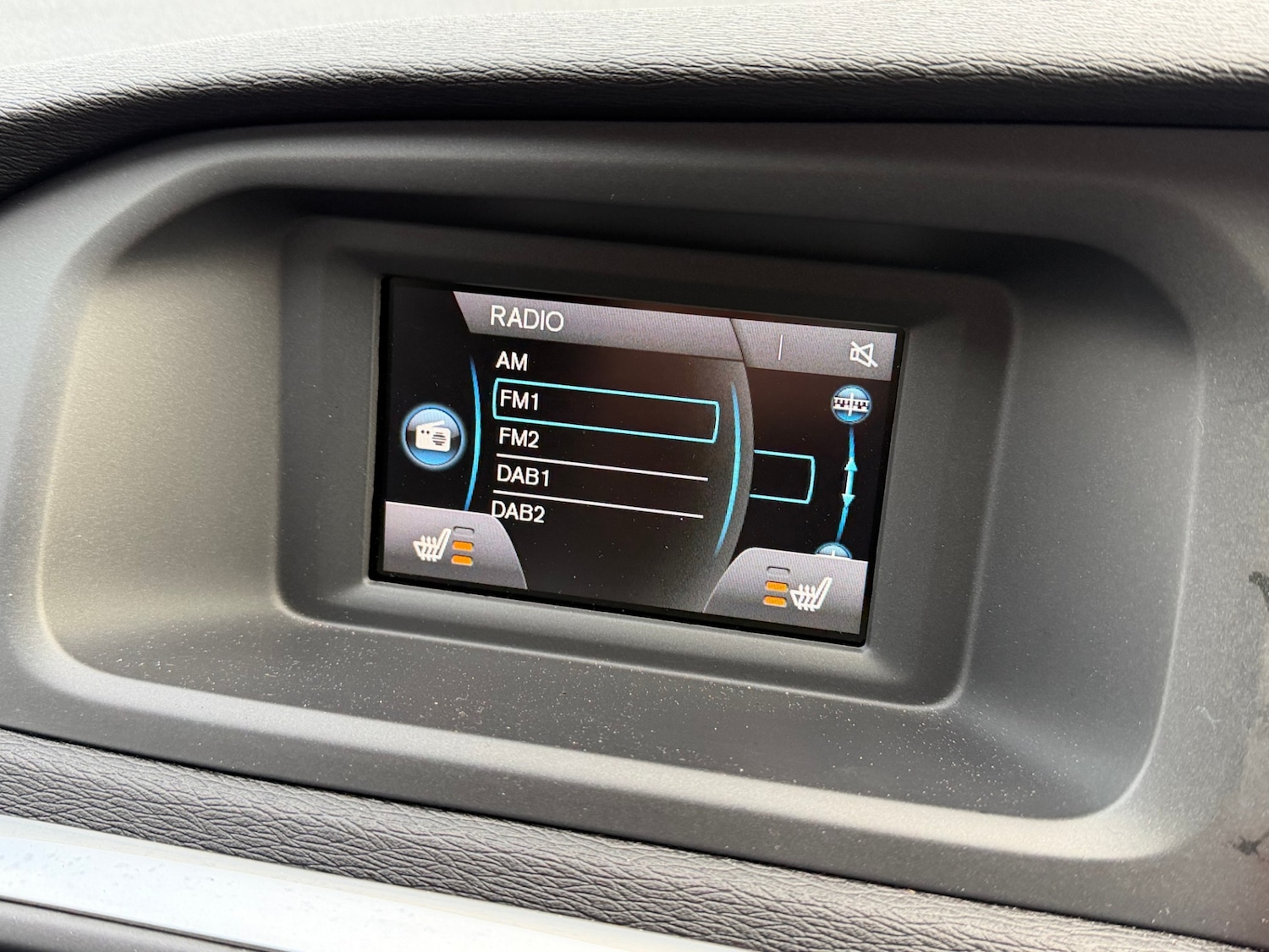 Used Volvo V40 2016 for sale - 77069366: Photo 18