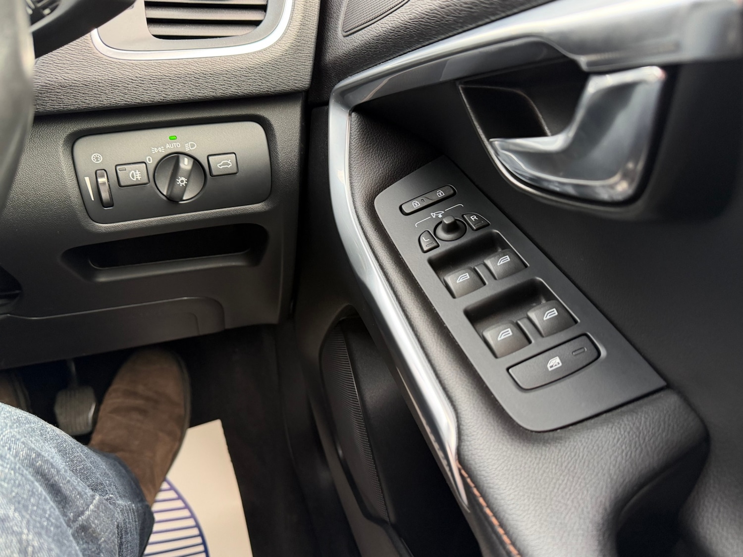 Used Volvo V40 2016 for sale - 77069366: Photo 20