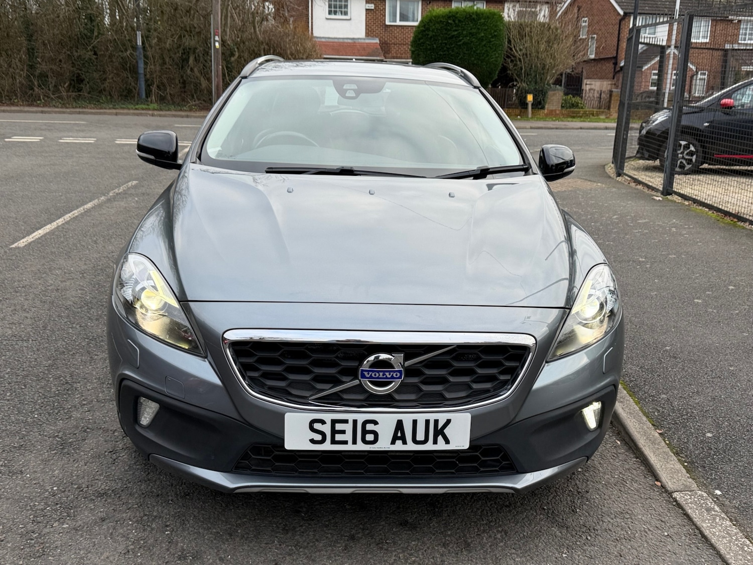 Used Volvo V40 2016 for sale - 77069366: Photo 8
