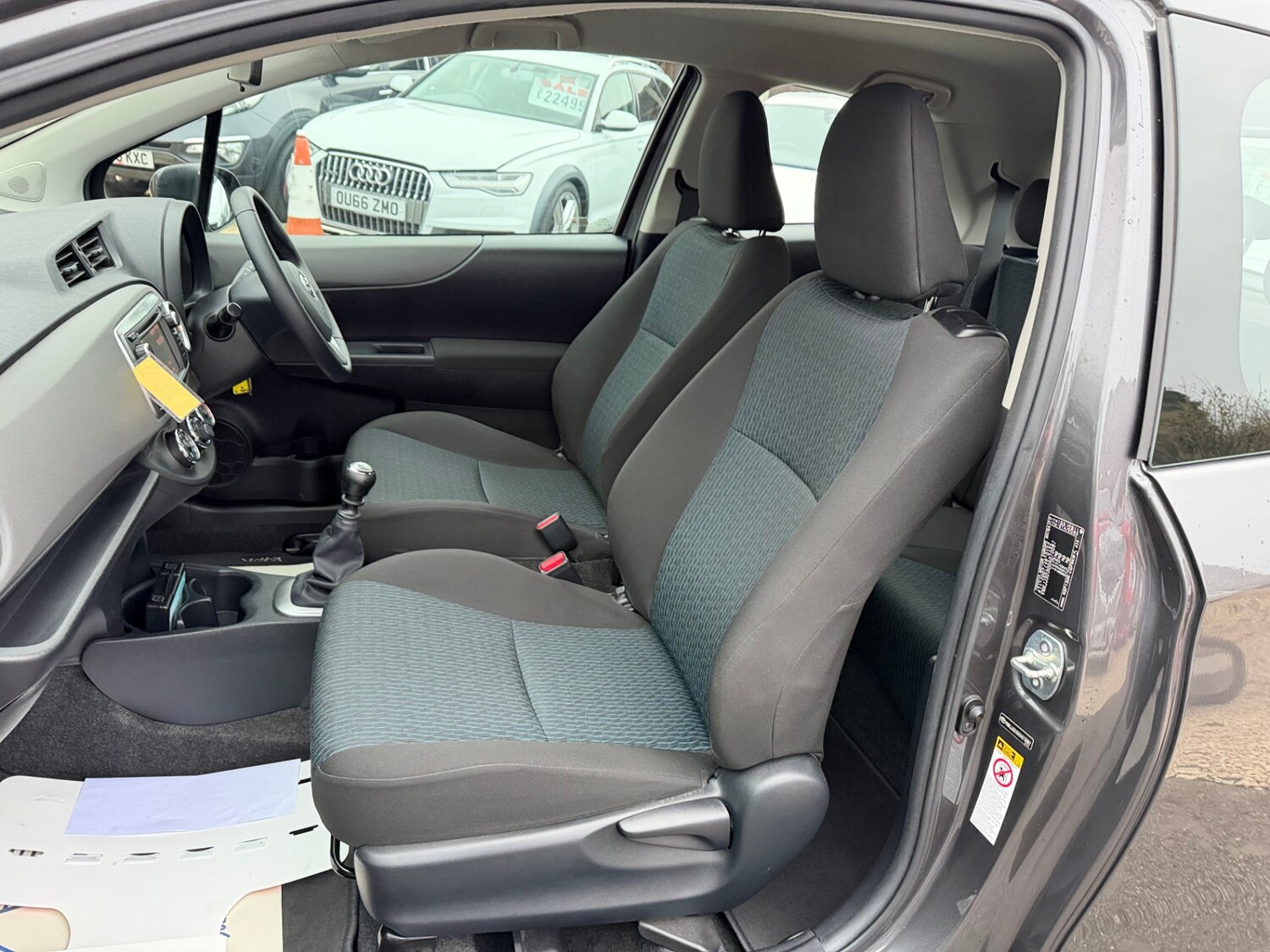 Used Toyota Yaris 2012 for sale - 77406539: Photo 15