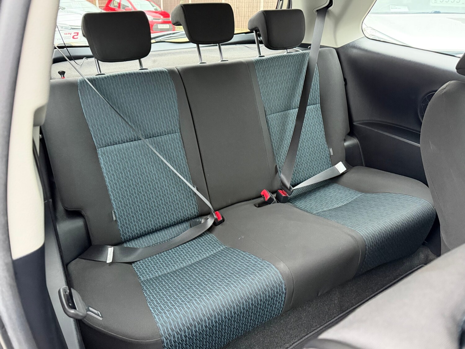 Used Toyota Yaris 2012 for sale - 77406539: Photo 16