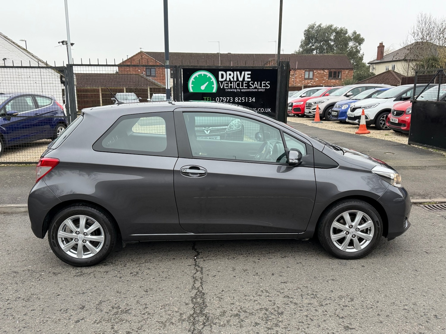 Used Toyota Yaris 2012 for sale - 77406539: Photo 3