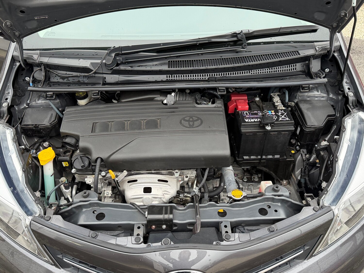 Used Toyota Yaris 2012 for sale - 77406539: Photo 9