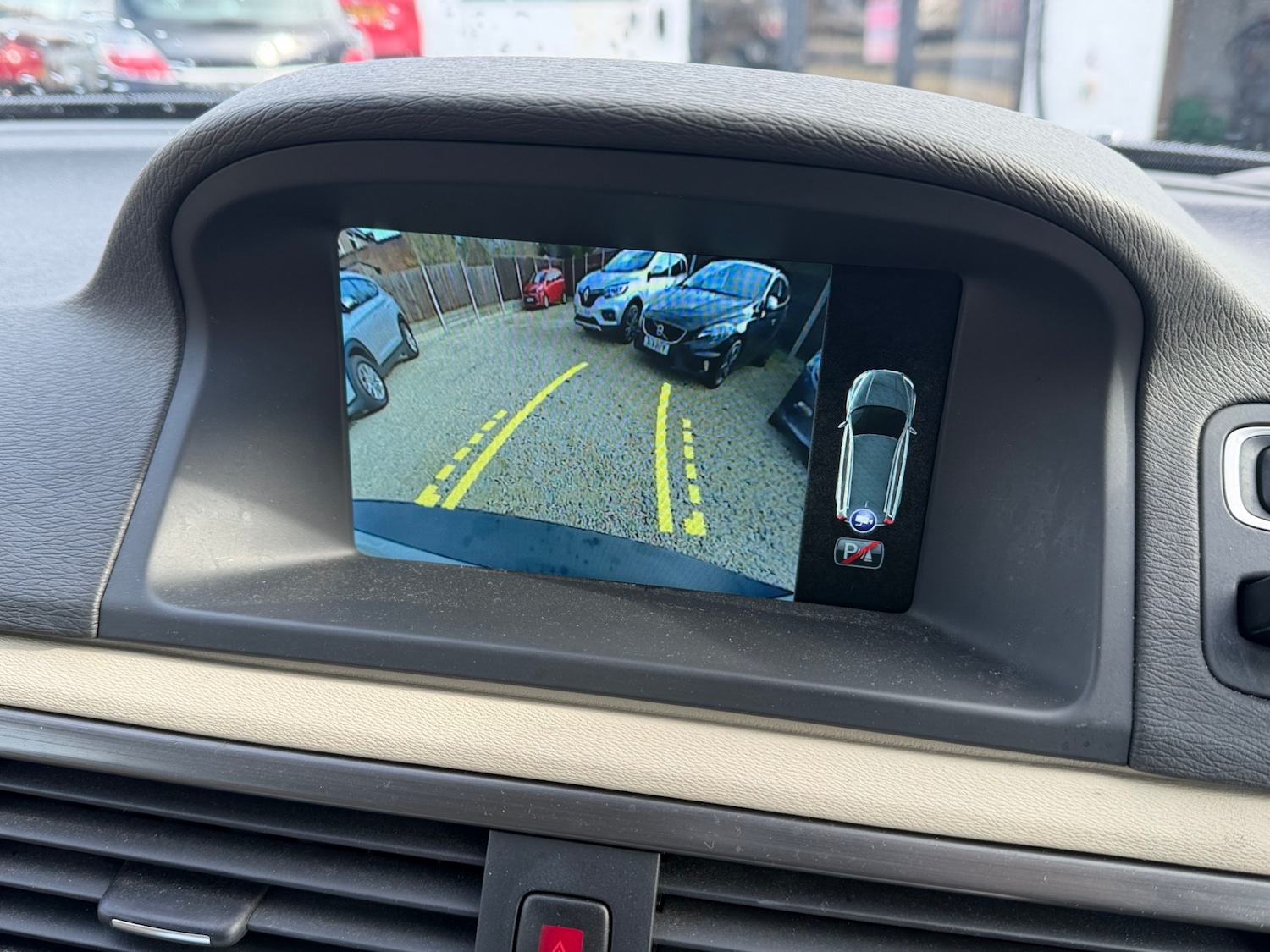 Used Volvo XC70 2015 for sale - 77392646: Photo 18