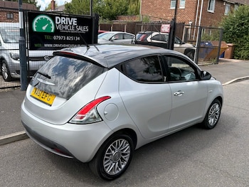 Used Chrysler Ypsilon 2011 for sale - 79330374: Photo