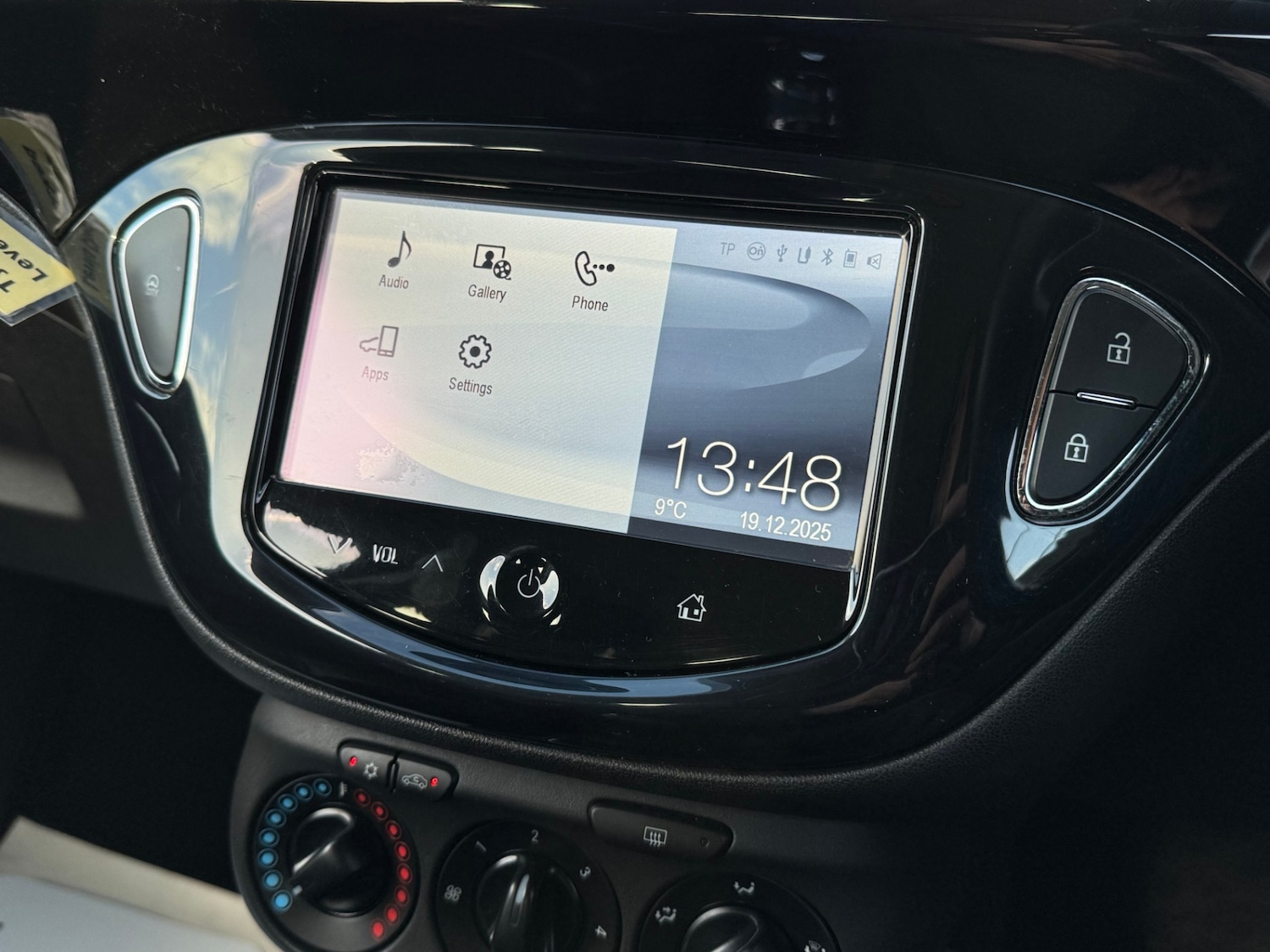 Used Vauxhall Corsa 2016 for sale - 76982920: Photo 18