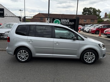 Used Volkswagen Touran 2013 for sale - 79047004: Photo