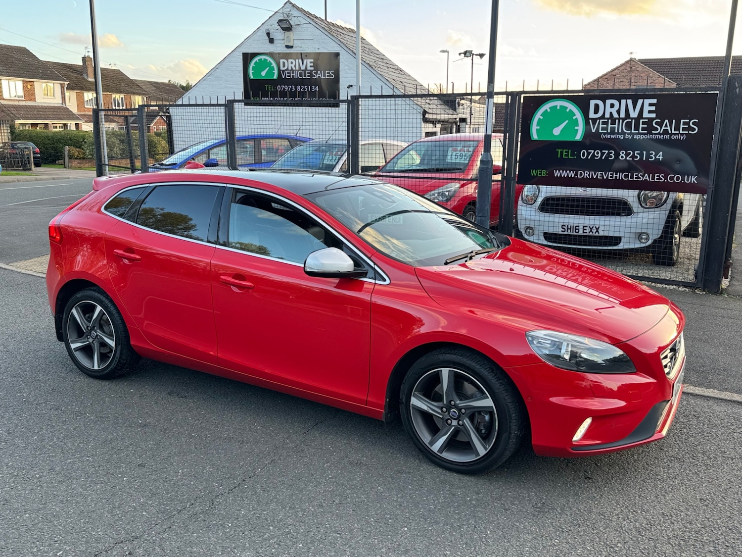 Used Volvo V40 2014 for sale - 76393783: Photo 1