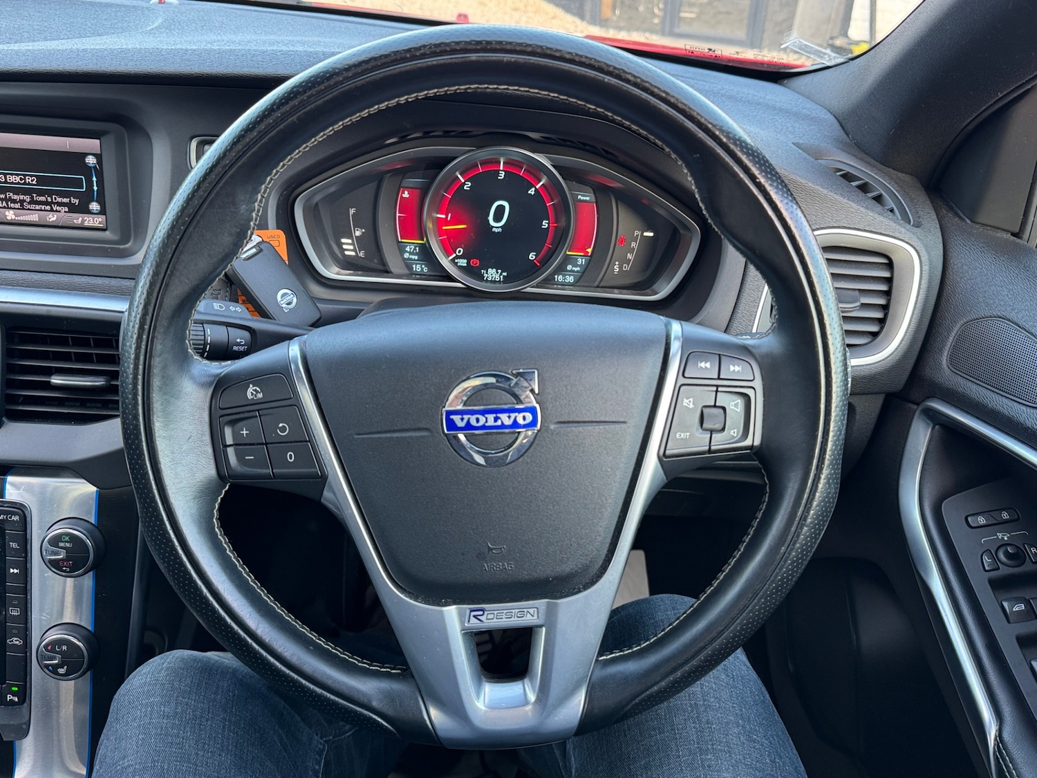 Used Volvo V40 2014 for sale - 76393783: Photo 15