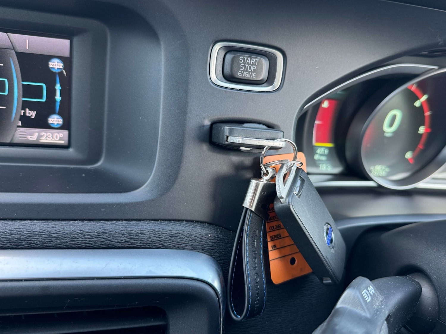 Used Volvo V40 2014 for sale - 76393783: Photo 21