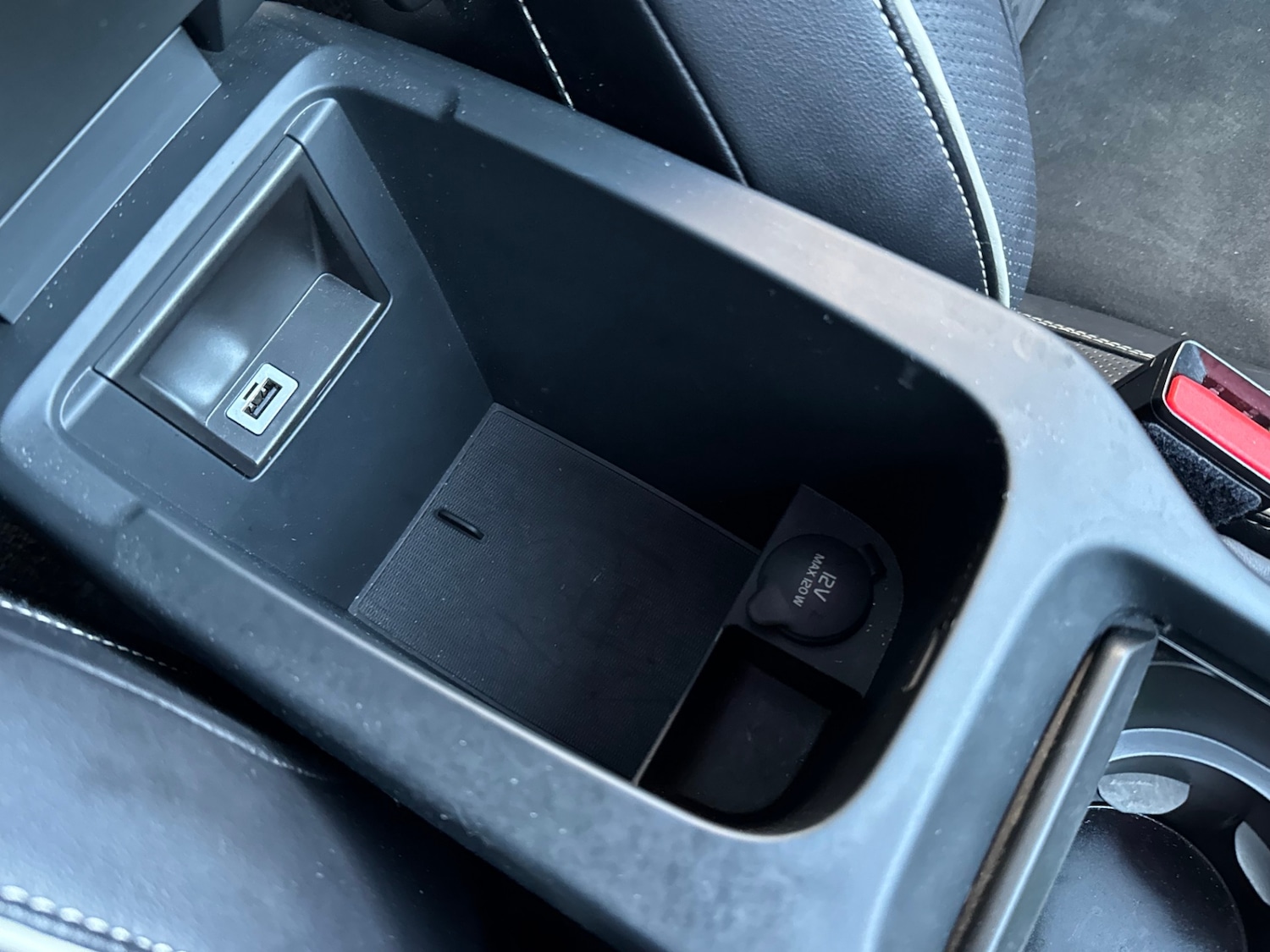 Used Volvo V40 2014 for sale - 76393783: Photo 24