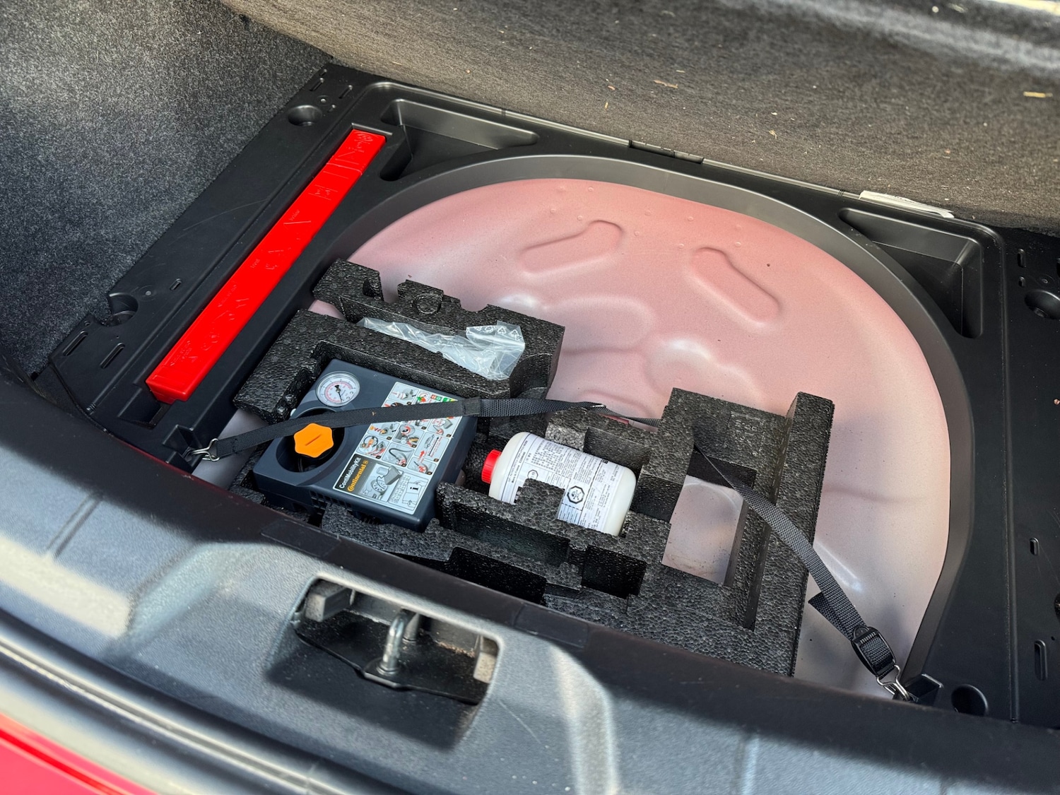 Used Volvo V40 2014 for sale - 76393783: Photo 27