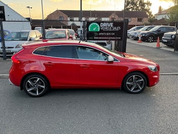 Used Volvo V40 2014 for sale - 76393783: Photo