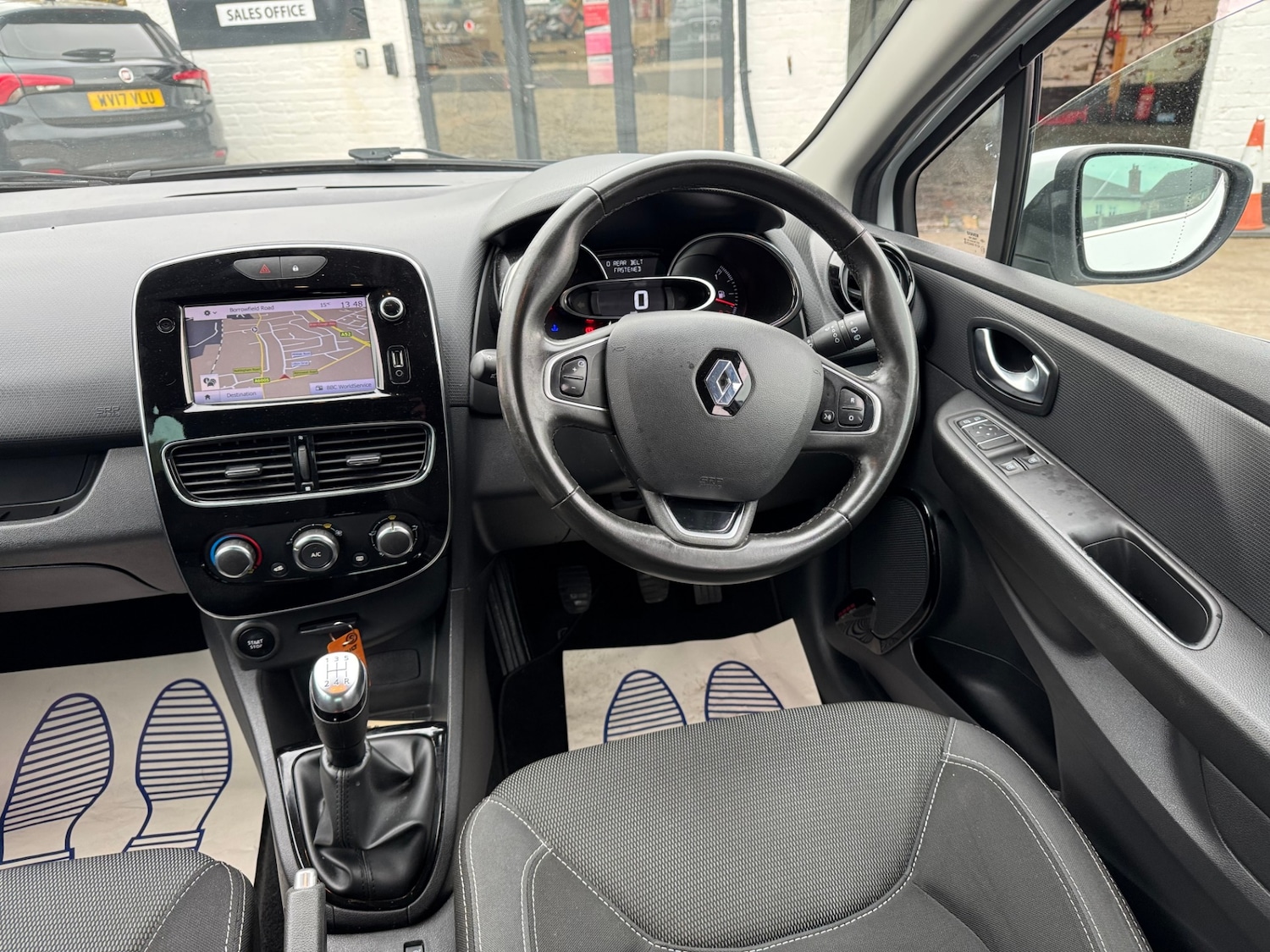 Used Renault Clio 2018 for sale - 76492309: Photo 12