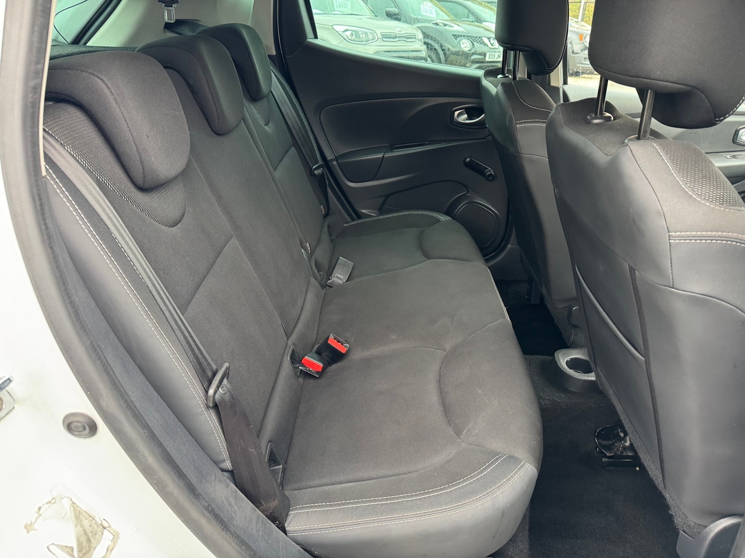 Used Renault Clio 2018 for sale - 76492309: Photo 15